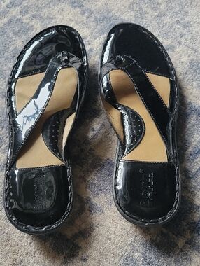 Born Women’s Black Patent Thong Sandals